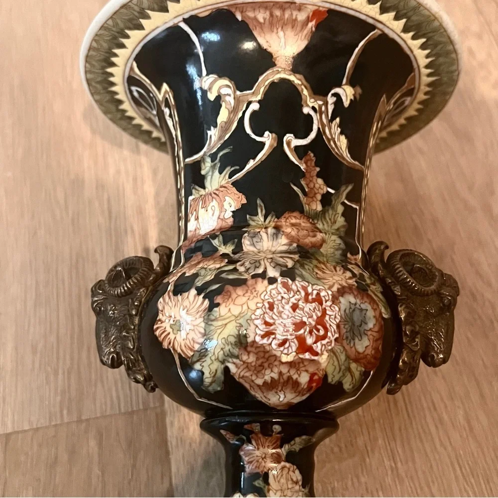 华容堂 Antique Chinese‎ Porcelain Hand Painted Black Vase Peony & Brass Goat Heads